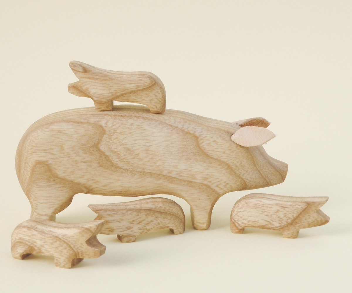 truie et ses 4 petits en frêne